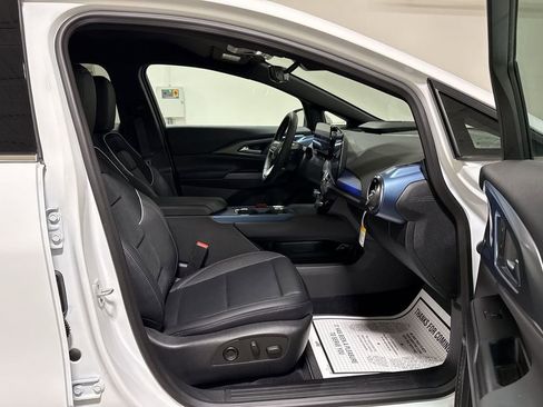 New 2026 Chevrolet Equinox EV LT w/ Convenience Package II image 22
