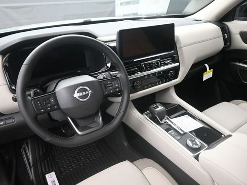 New 2026 Nissan Pathfinder SL image 25