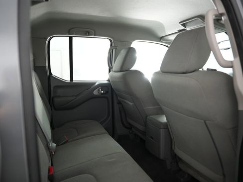 Used 2021 Nissan Frontier SV w/ Midnight Edition Floor Mats image 34