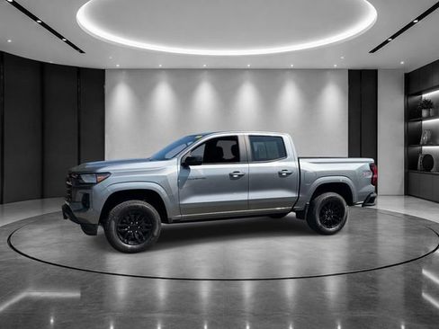 Used 2024 Chevrolet Colorado LT w/ LT Convenience Package II AWD/4WD image 4