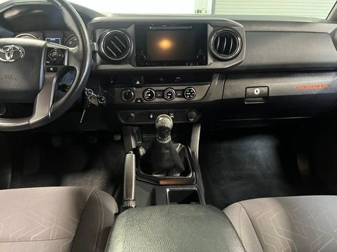 Used 2017 Toyota Tacoma TRD Sport w/ Tow Package AWD/4WD image 20