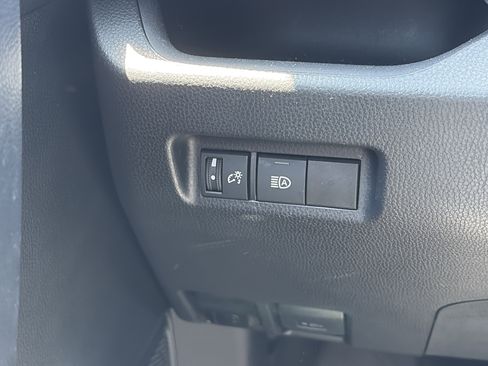 Used 2024 Toyota RAV4 XLE AWD/4WD image 27