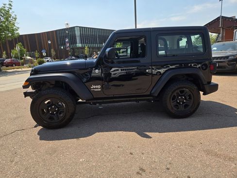 Used 2018 Jeep Wrangler Sport AWD/4WD image 6