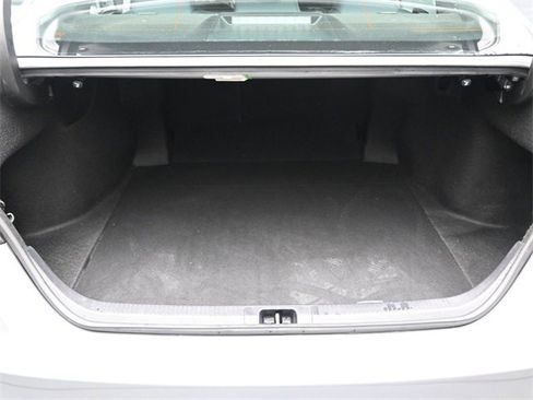 Used 2020 Toyota Camry LE image 14