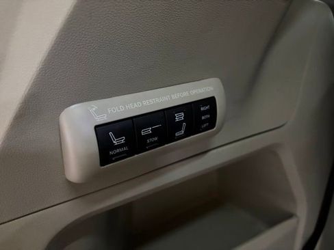 Used 2012 Chrysler Town & Country Touring-L w/ Premium Group FWD image 13
