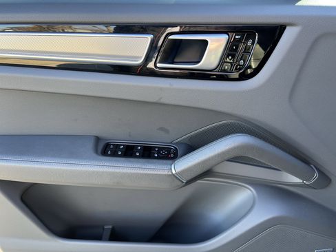 Used 2019 Porsche Cayenne image 14