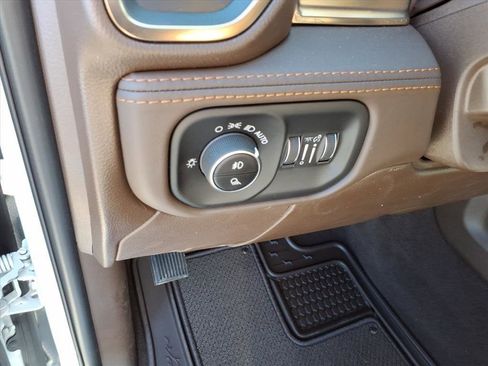 New 2026 RAM 2500 Limited AWD/4WD image 10