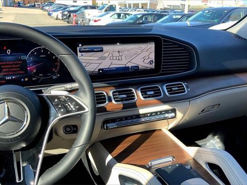 Used 2025 Mercedes-Benz GLE 350 4MATIC image 5