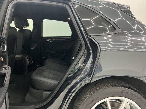 Used 2018 Porsche Macan AWD/4WD image 20