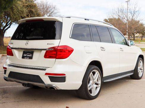Used 2015 Mercedes-Benz GL 550 4MATIC image 7