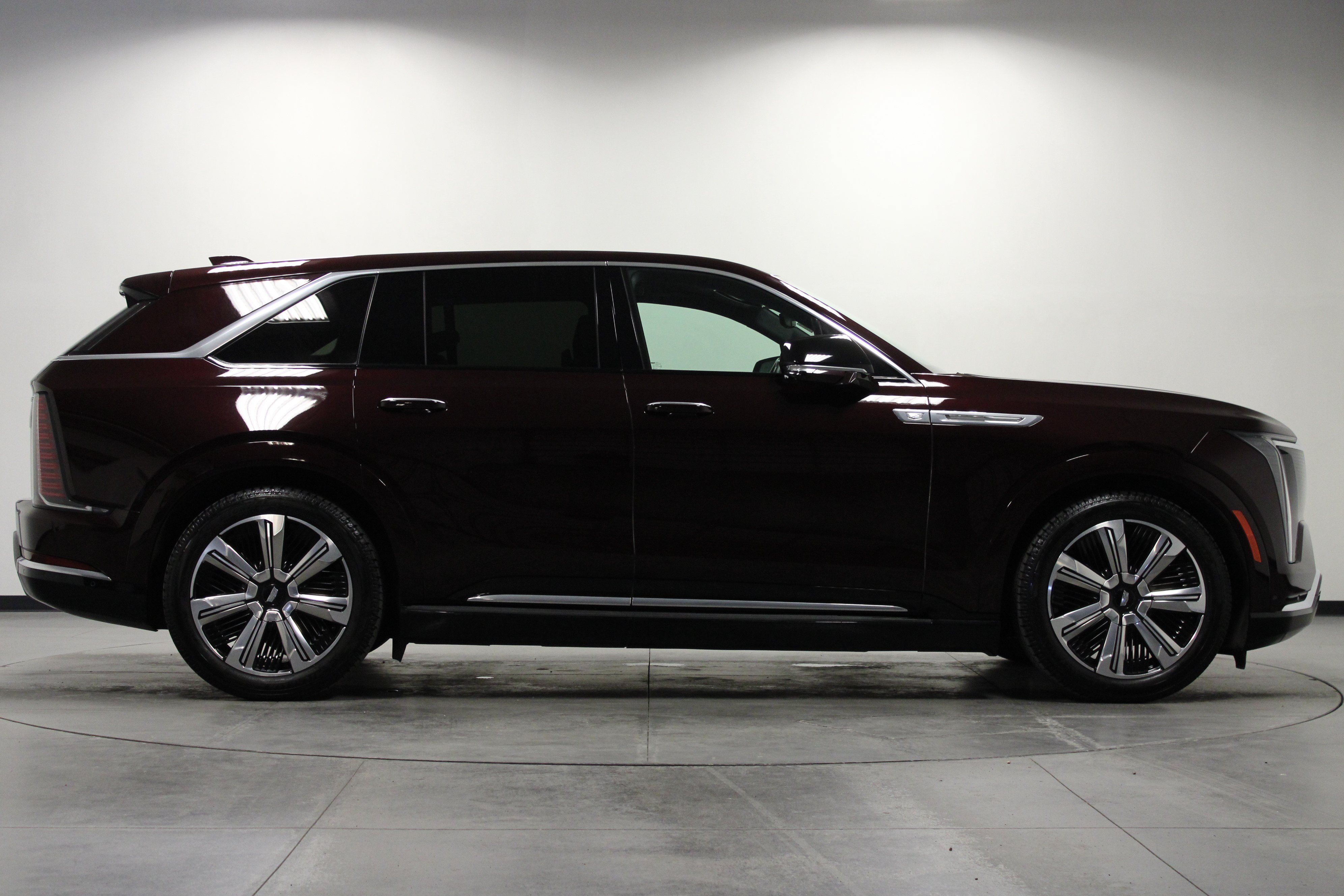 Used 2025 Cadillac Escalade IQ Luxury 2 w/ LPO, Premium Carpet Package AWD/4WD image 3