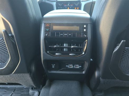Used 2023 Jeep Grand Cherokee L Limited w/ Trailer Tow Group (B) AWD/4WD image 27