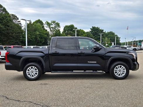 Used 2023 Toyota Tundra SR5 w/ SR5 Premium Package AWD/4WD image 7