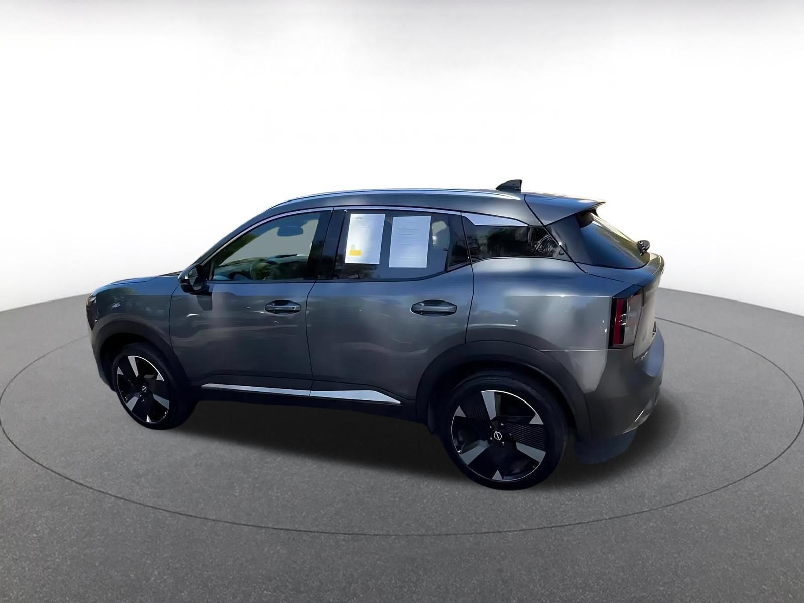 Used 2026 Nissan Kicks SR AWD/4WD image 9