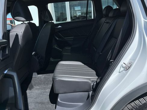 Certified 2024 Volkswagen Tiguan SE R-Line AWD/4WD image 27