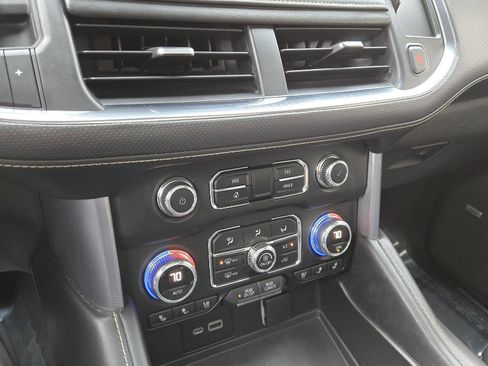 Used 2023 GMC Yukon SLT image 26