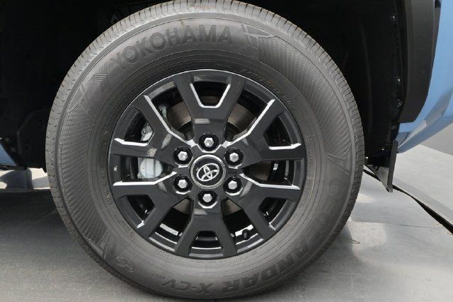New 2026 Toyota 4Runner SR5 AWD/4WD image 15