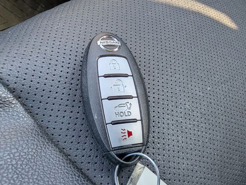 Used 2016 Nissan Rogue SL w/ SL Premium Package image 19