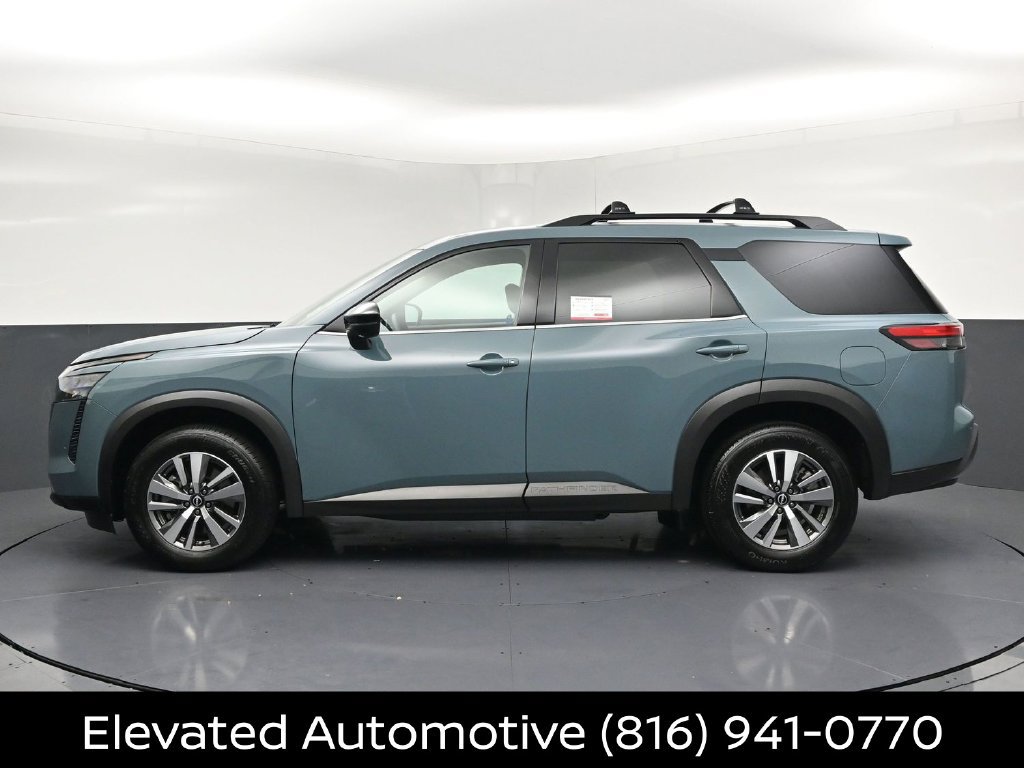 Certified 2026 Nissan Pathfinder SL AWD/4WD image 3