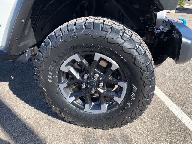 Used 2024 Jeep Wrangler Unlimited Rubicon 4xe AWD/4WD image 5