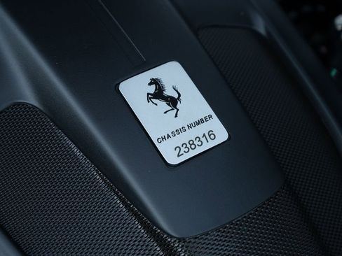 Used 2019 Ferrari Portofino image 14