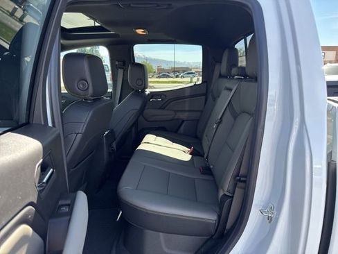 New 2026 Chevrolet Colorado ZR2 w/ Technology Package AWD/4WD image 15