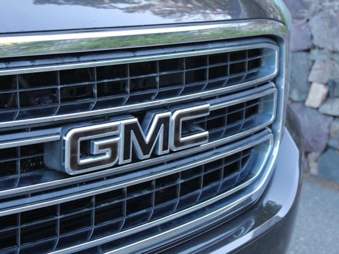 Used 2016 GMC Yukon SLT w/ Open Road Package AWD/4WD image 40