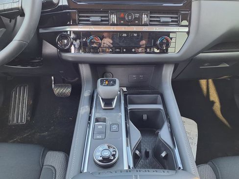 New 2026 Nissan Pathfinder SV image 17