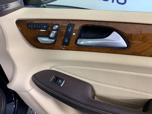 Used 2019 Mercedes-Benz GLS 450 4MATIC w/ Premium 1 Package image 40