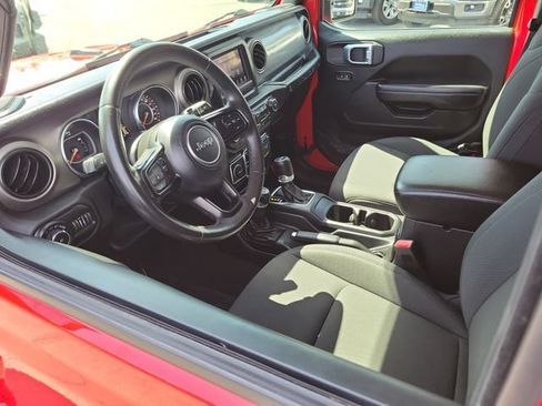 Used 2019 Jeep Wrangler Unlimited Sport S AWD/4WD image 3