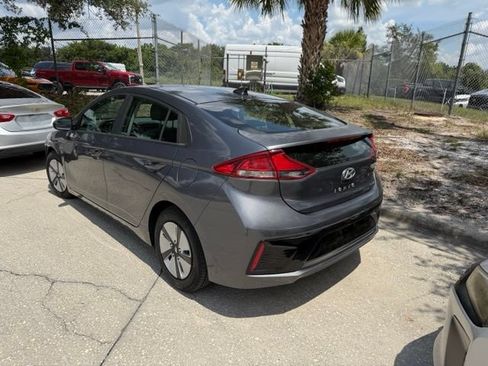 Used 2018 Hyundai Ioniq Blue FWD image 9