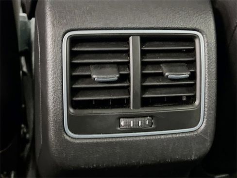 Used 2014 Volkswagen Passat 3.6 SEL Premium image 26