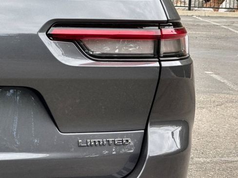 Used 2023 Jeep Grand Cherokee L Limited w/ Rear Seat Video Group I image 27