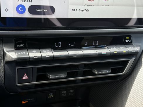 Used 2025 Toyota Camry SE w/ Multimedia Upgrade Package FWD image 20