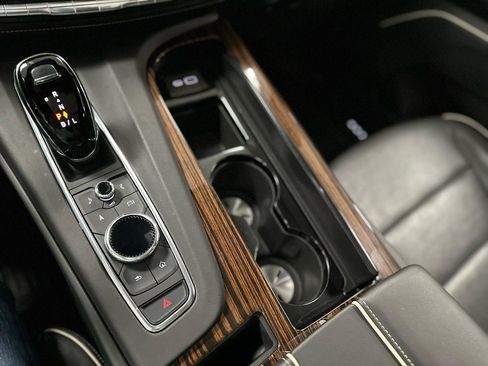 Used 2023 Cadillac Escalade Premium Luxury w/ Performance Package AWD/4WD image 27