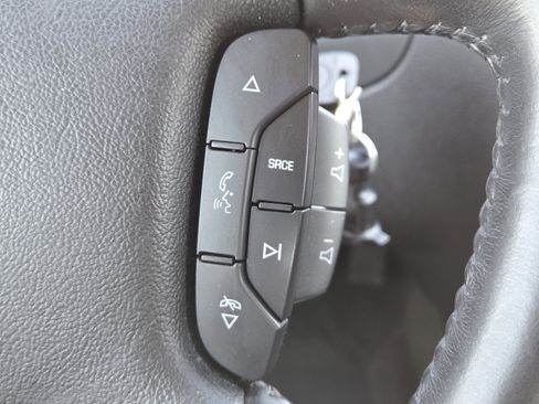 Used 2011 Chevrolet Impala LTZ FWD image 28