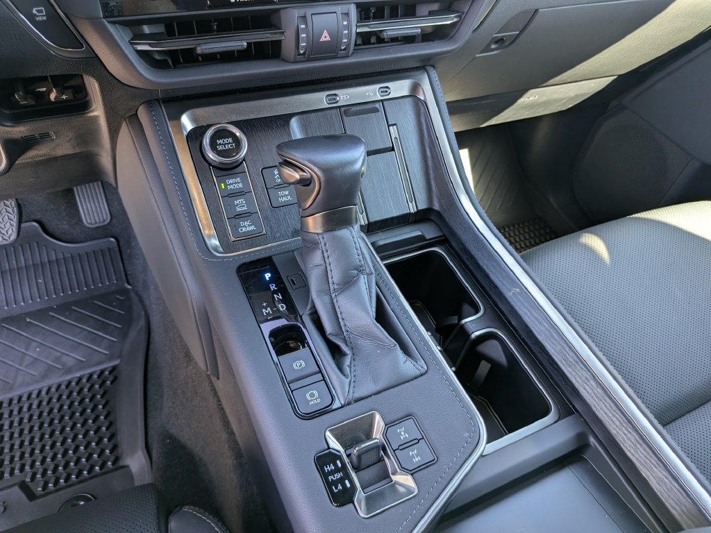 Used 2026 Lexus GX 550 AWD/4WD image 25