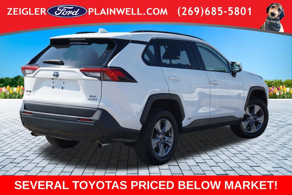 Used 2024 Toyota RAV4 XLE AWD/4WD image 5
