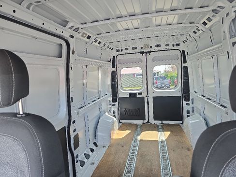 Used 2022 RAM ProMaster 2500 w/ Convenience Group FWD image 36