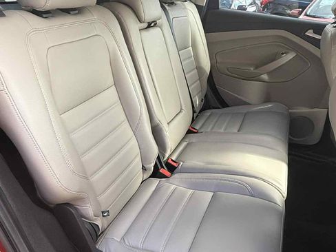 Used 2019 Ford Escape Titanium image 38