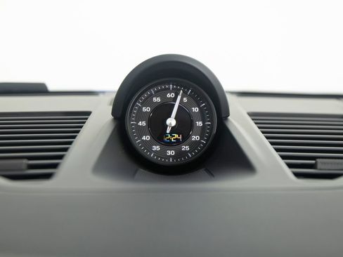 Certified 2025 Porsche 911 Carrera RWD image 31