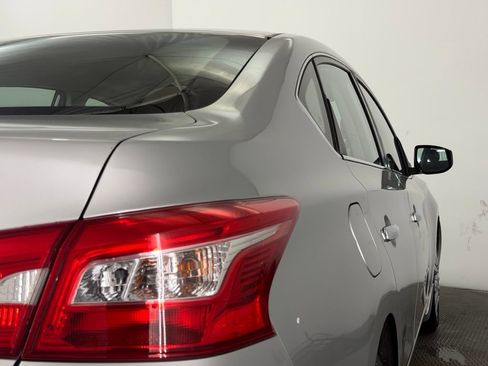 Used 2018 Nissan Sentra S FWD image 11