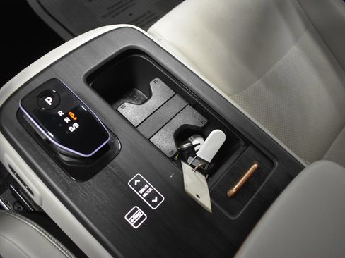 Certified 2023 Nissan Ariya AWD image 20