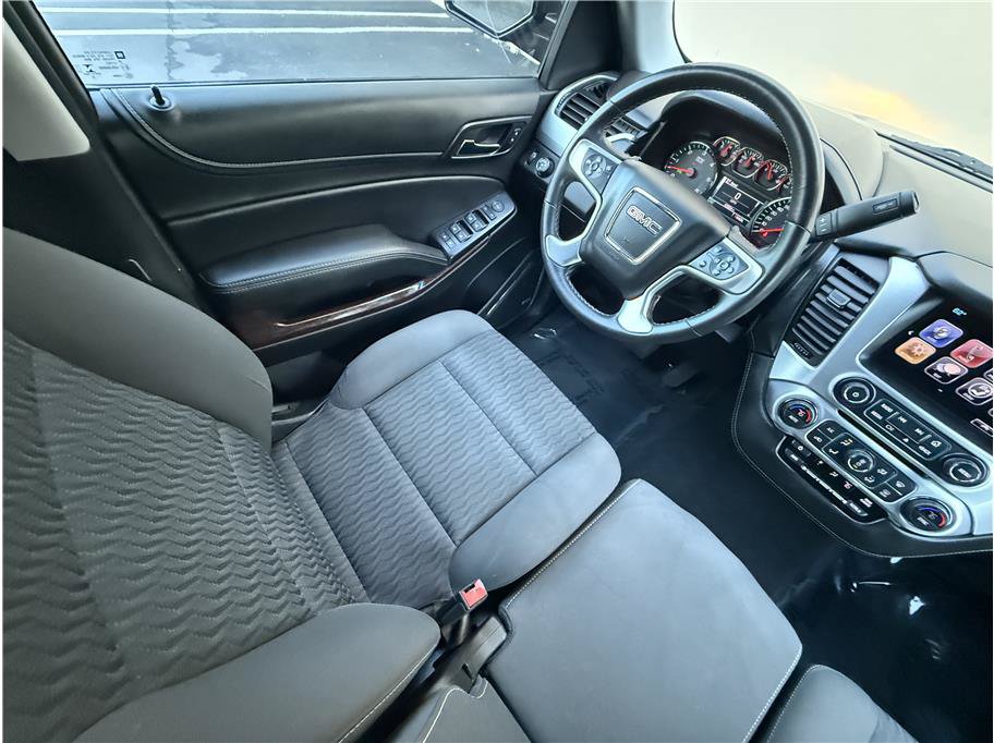 Used 2018 GMC Yukon SLE w/ SLE Value Package RWD image 9