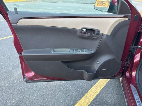 Used 2011 Chevrolet Malibu LTZ image 8