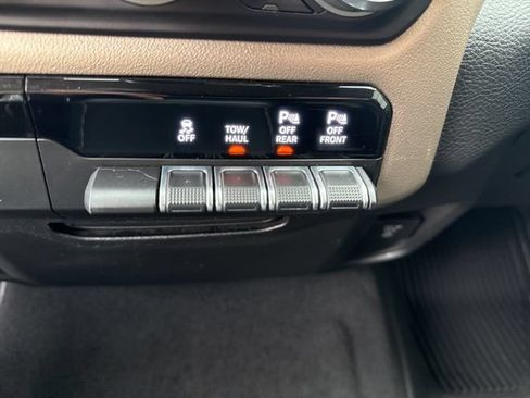 Used 2019 RAM 1500 Laramie AWD/4WD image 31