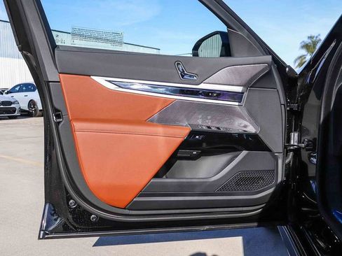 New 2026 BMW 740i xDrive 740i xDrive w/ Premium Package image 19