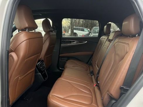 Used 2023 Lincoln Nautilus Reserve w/ Luxury Package image 18