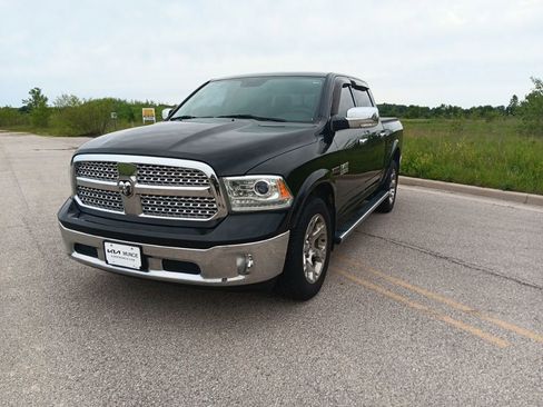Used 2017 RAM 1500 Laramie w/ Convenience Group AWD/4WD image 6