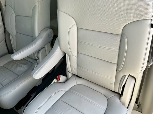 Used 2023 GMC Acadia Denali w/ Denali Technology Package image 31